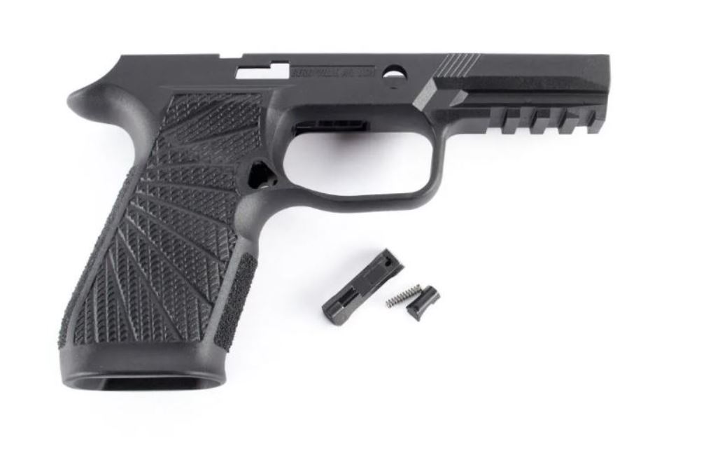 WILSON COMBAT Sig Sauer P320 Carry Grip Mod Black | KYGUNCO